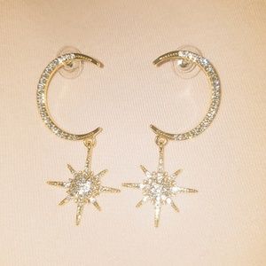 Gold star & moon earring